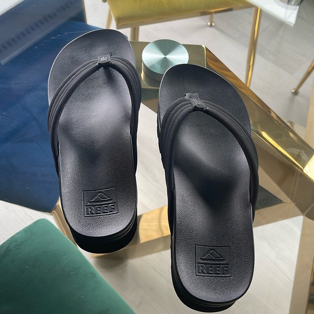 Reef platform flip flops.